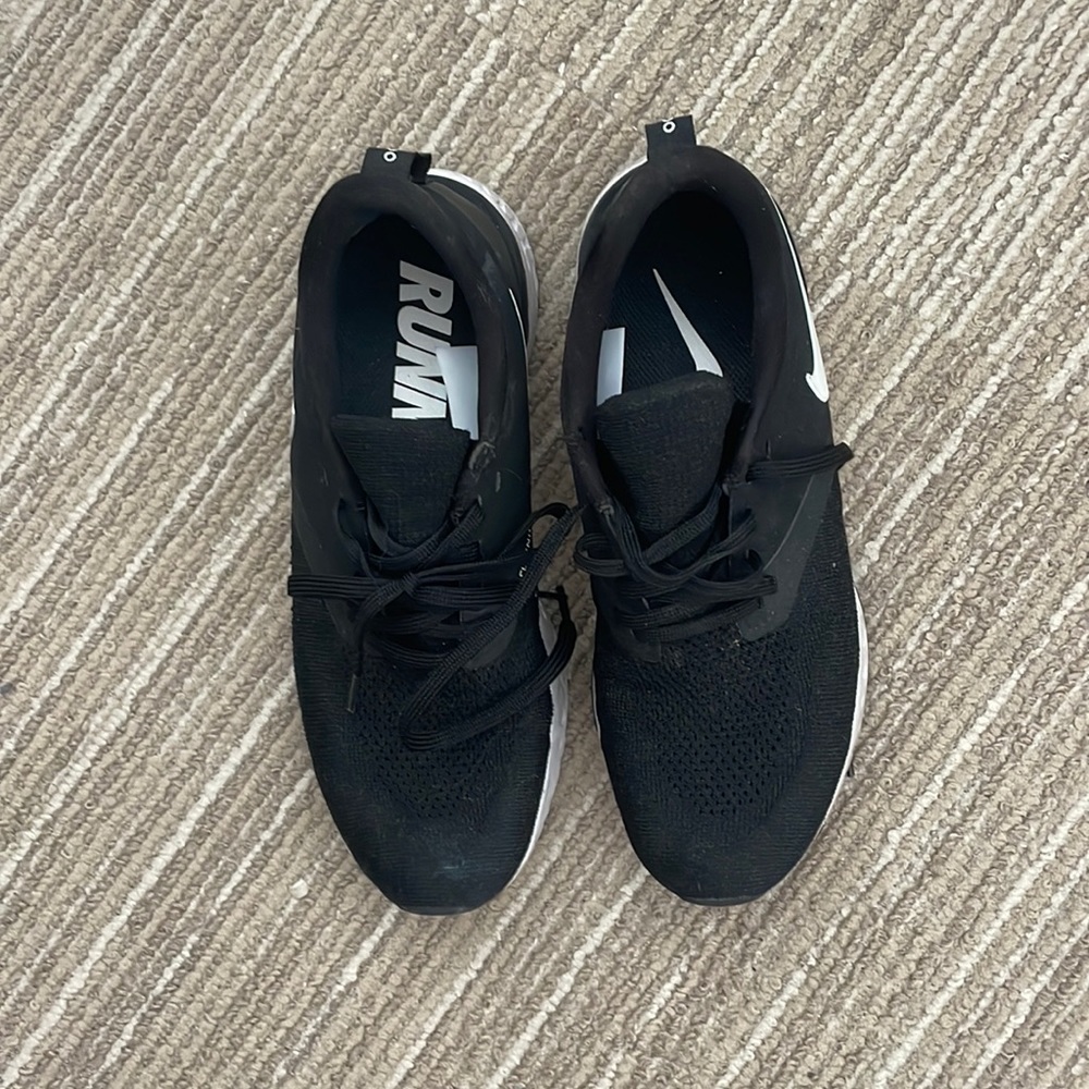 Nike flyknit size 9